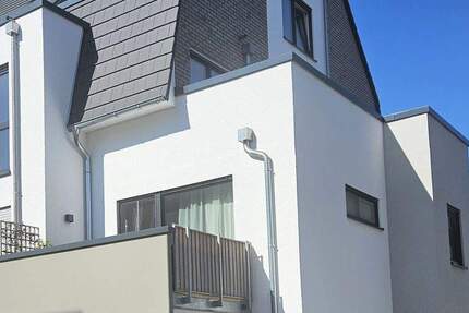 Moderne 3-Zimmer-Neubau-Wohnung mit Südbalkon, Einbauküche, Tageslichtbad, Gäste-WC + Aufzug 3 zimmer