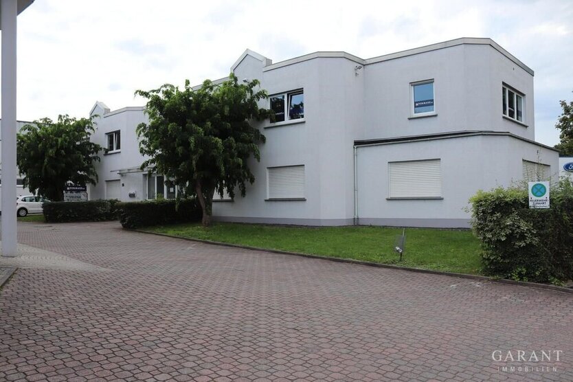 ***Ihr neues repräsentatives Büro inkl. Parkplätze in Büdingen***