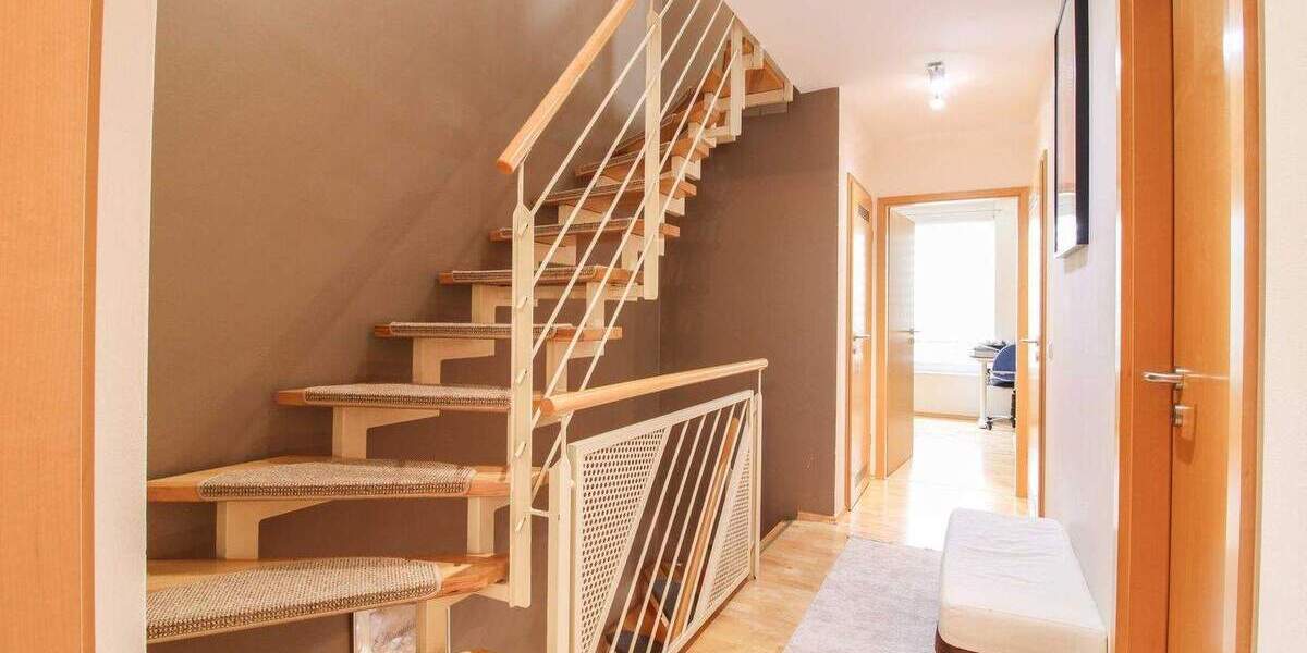 Modernes REH mit Garten, hochwertiger Ausstattung & viel Platz in Frankfurt-Schwanheim 5 zimmer