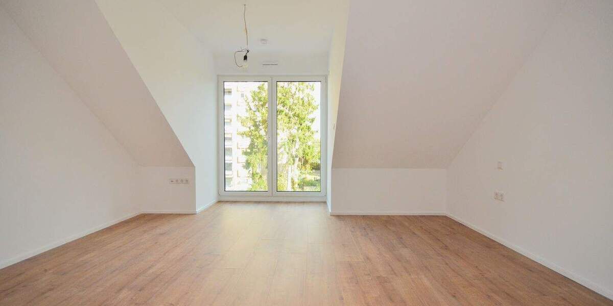 Urbaner Rückzugsort im Stadthaus: Wohnen mit Stil und Effizienz in Neu-Isenburg 5 zimmer