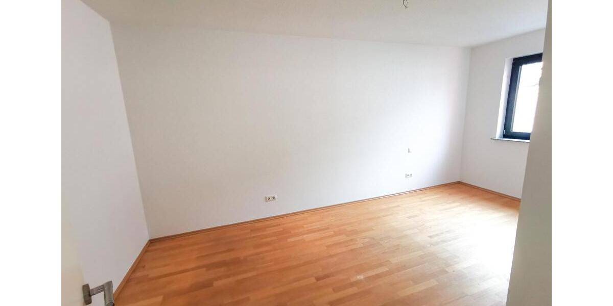 Maisonettenwohnung Frankfurt am Main Niederrad - 5 Zimmer, 157 m&sup2;, 2.400&euro; | Angebot:25777517
