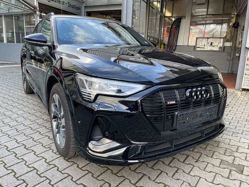 Audi e-tron 28.865 km 49.850 € Frankfurt am Main 65936