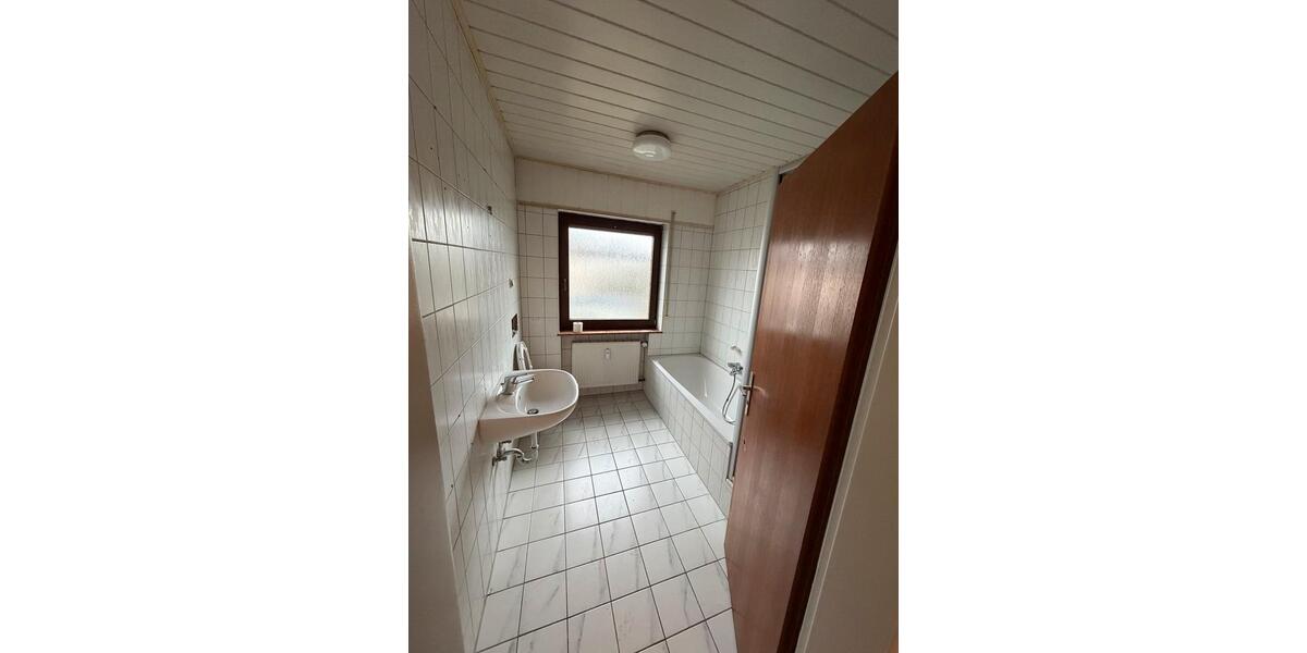 Etagenwohnung Rüsselsheim am Main - 5 Zimmer, 98 m&sup2;, 1.350&euro; | Angebot:25170161