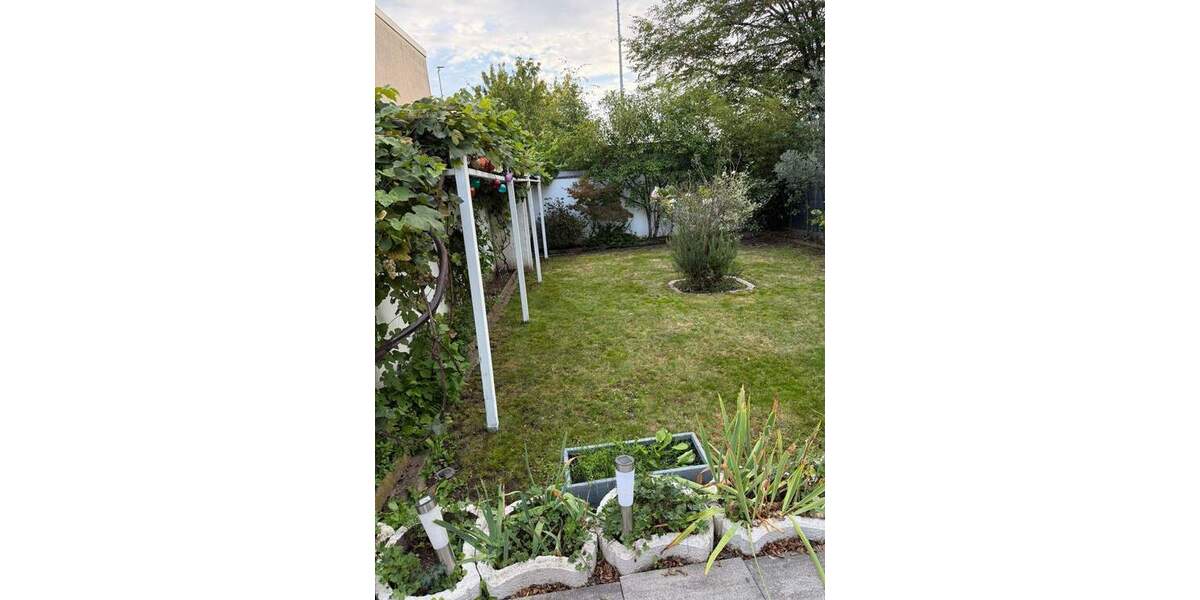 Frankfurt | Exklusives Einfamilienhaus mit Sauna, Kamin & Wintergarten – Privat 5 zimmer