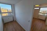 2,5-Zi.-Wohnung mit Einbauküche, Bad, Balkon und Tiefgaragenplatz (Darmstadt) 2 zimmer