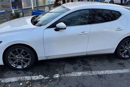 Mazda 3 13.100 km 26.500 € Frankfurt am Main 60528