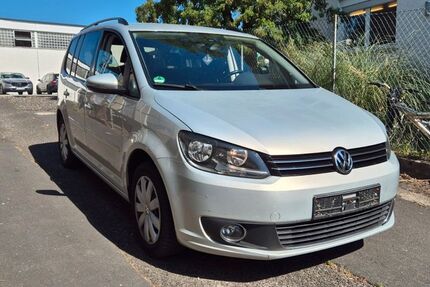 VW Touran 225.000 km 5.499 € Kelkheim ( Taunus ) 65779