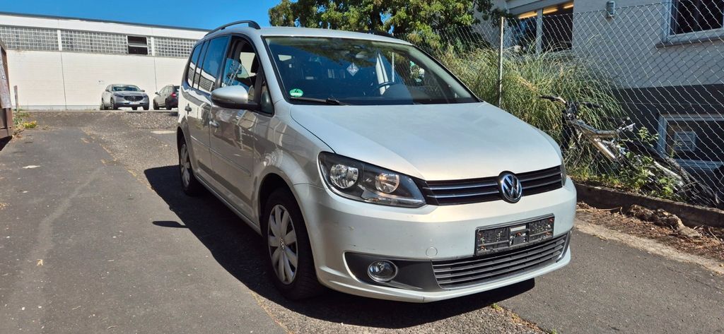 VW Touran 225.000 km 5.499 € Kelkheim ( Taunus ) 65779