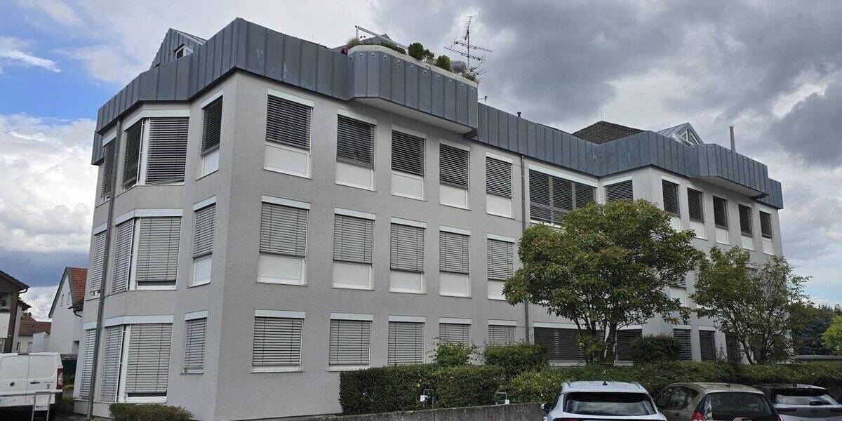 Moderne 272 m² Büro- Praxisfläche in zentraler Lage in Obertshausen zimmer