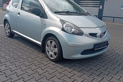Toyota Aygo (X) 205.000 km 1.299 € Hanau 63452