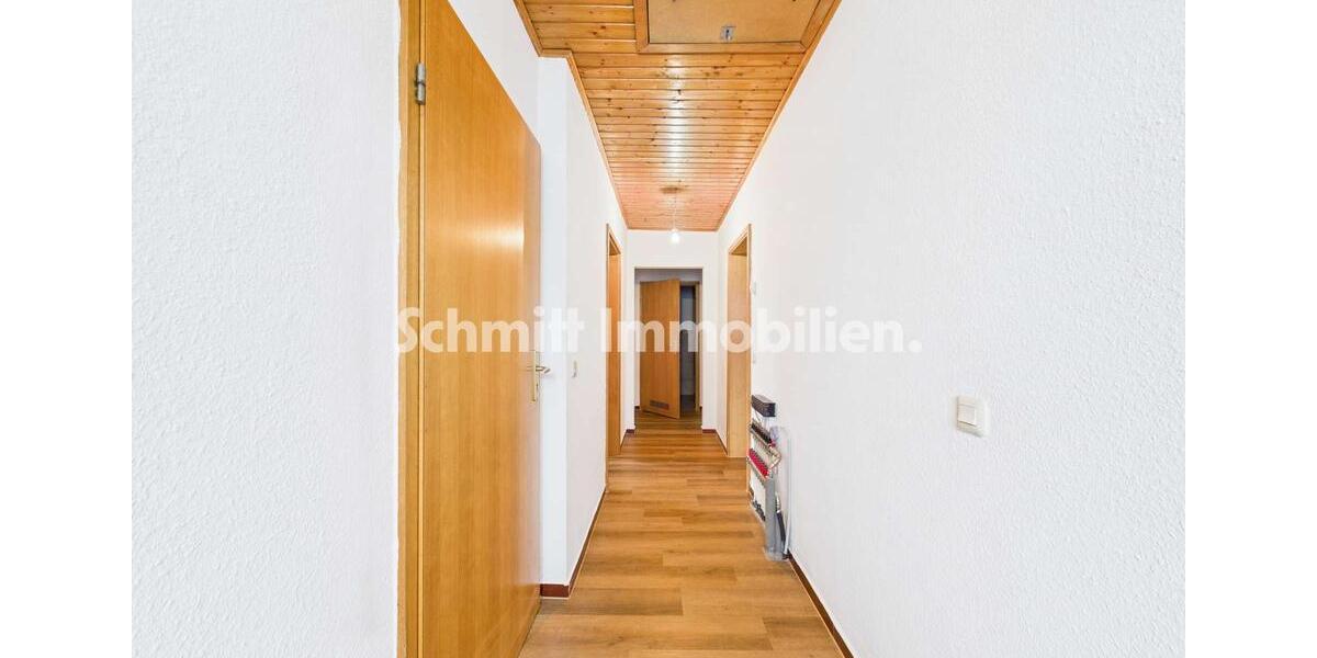 Gemütliche Dachgeschoss-Wohnung mit Skylineblick 2 zimmer