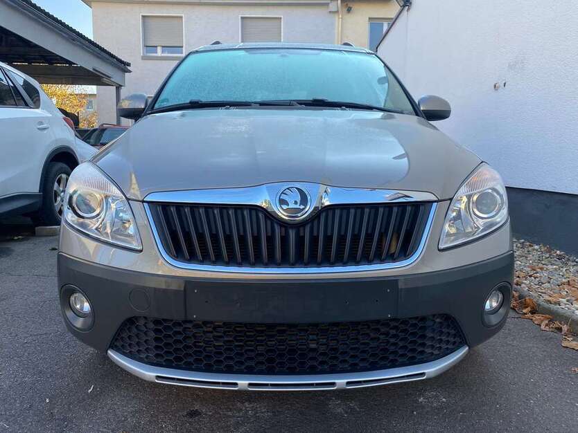 Skoda Roomster 51.000 km 11.000 € Frankfurt 60488