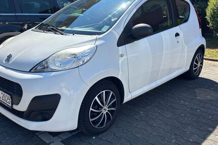 Peugeot 107 175.700 km 2.500 € Darmstadt 64293