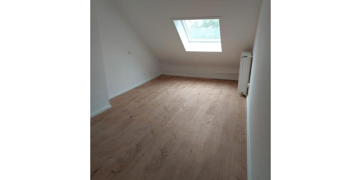 Dachgeschoßwohnung Frankfurt am Main Schwanheim - 2 Zimmer, 48 m&sup2;, 730&euro; | Angebot:26135177