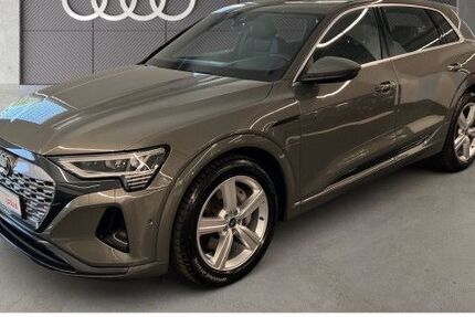 Audi Q8 e-tron 50.029 km 44.650 &euro; Frankfurt am Main 60314