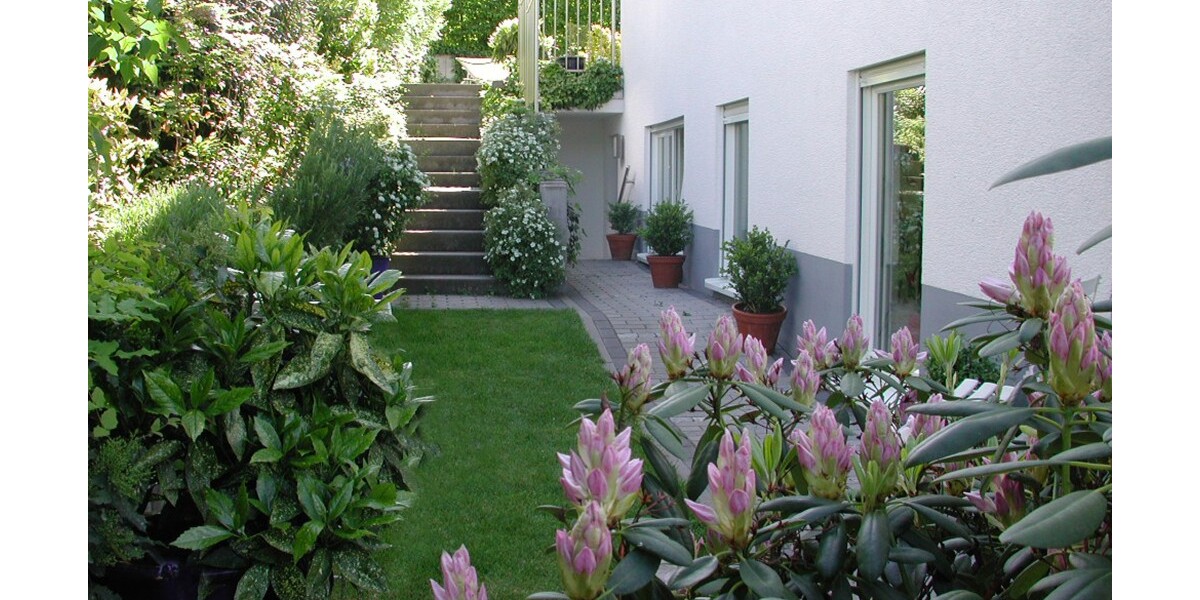 *Wohnkomfort auf allen Ebenen - ruhige Lage - moderne Ausstattung* - Doppelhaushälfte Bad Soden | Angebot:26832168