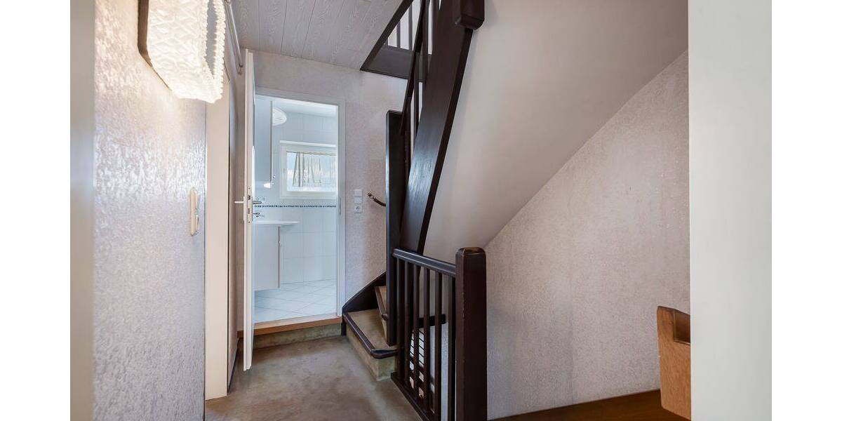 Reihenmittelhaus Frankfurt am Main Dornbusch - 4 Zimmer, 102 m&sup2;, 580.000&euro; | Angebot:26805151