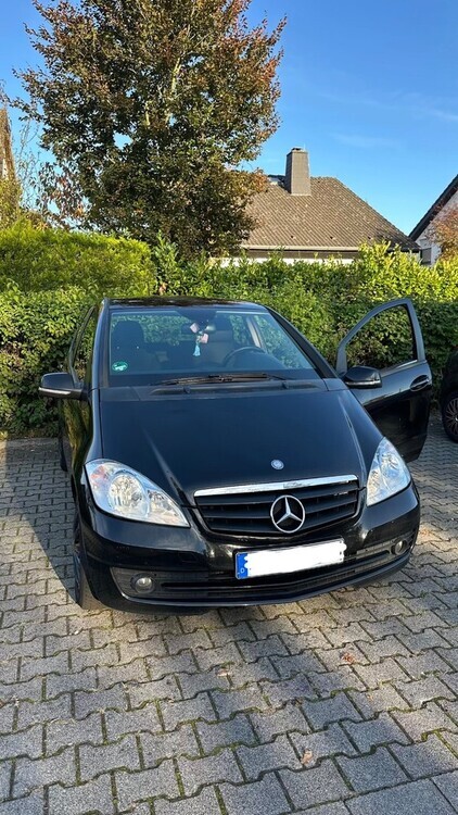Mercedes-Benz A 180 197.262 km 2.700 € Dietzenbach 63128