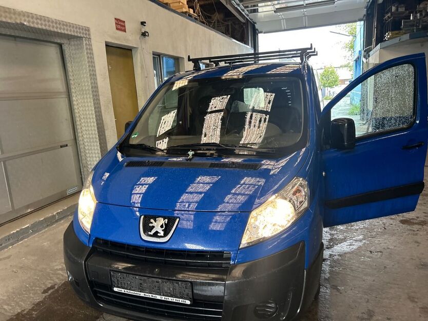 Peugeot Expert 152.000 km 3.999 € Offenbach 63069