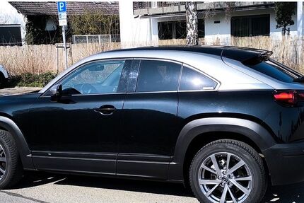 Mazda MX-30 29.735 km 13.900 &euro; Rüsselsheim 65428