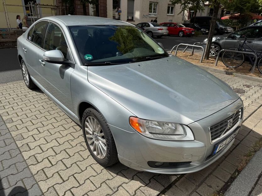 Volvo S80 200.000 km 9.500 € Frankfurt 60594