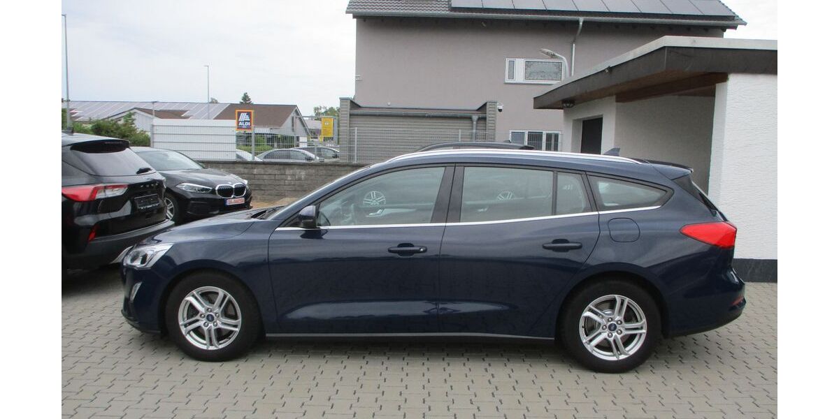 Ford Focus 91.715 km 8.999 &euro; Babenhausen 64832