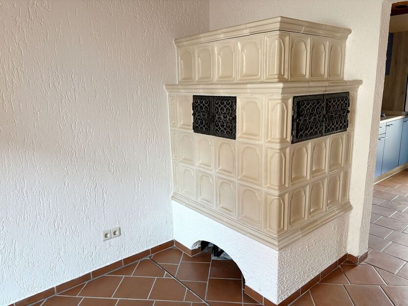 **RESERVIERT** Charmantes Einfamilienhaus mit vielseitig nutzbarem Nebengebäude 5 zimmer