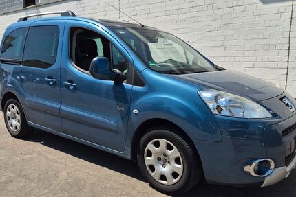Peugeot Partner 200.000 km 3.499 &euro; Kelkheim ( Taunus ) 65779