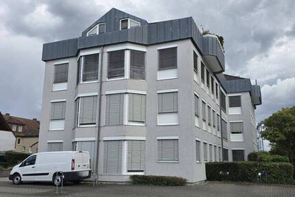 Moderne 272 m² Büro- Praxisfläche in zentraler Lage in Obertshausen zimmer