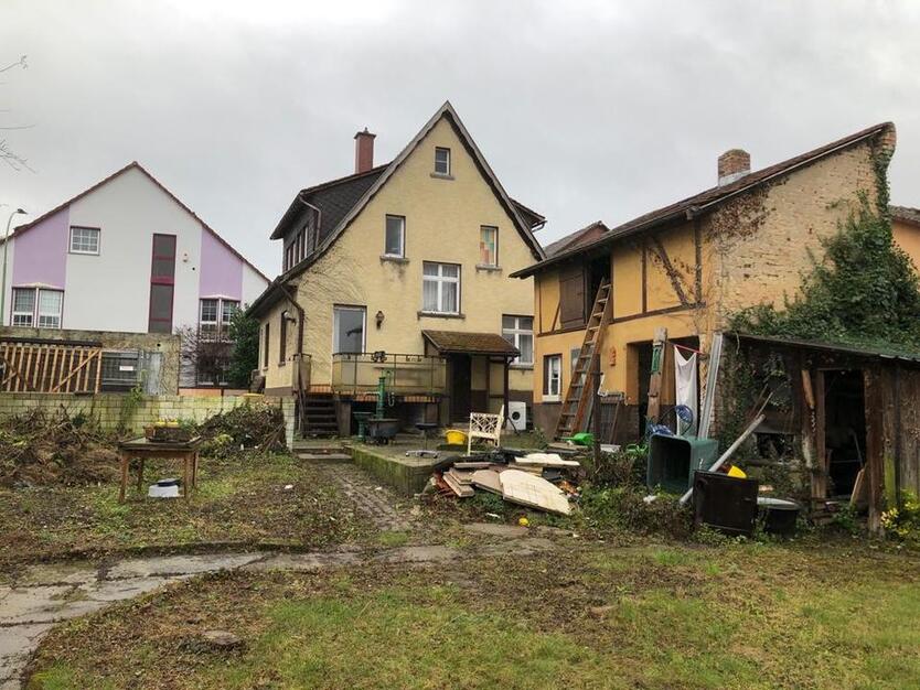 Haus zum verkaufen mit Grundstück zimmer