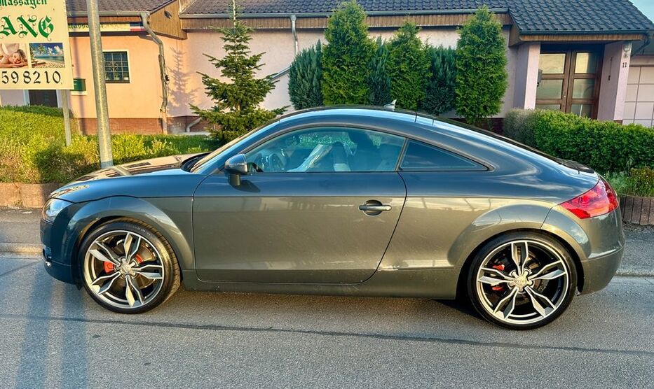 Audi TT 220.900 km 7.450 € Frankfurt 60323