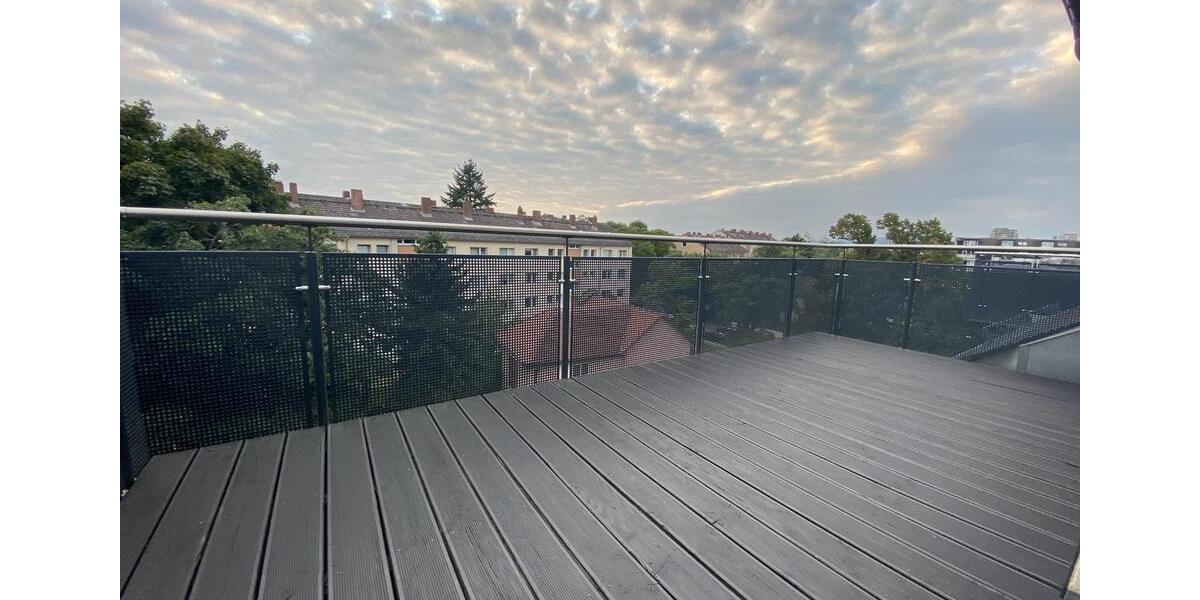 Dachgeschoßwohnung Frankfurt am Main Niederrad - 4 Zimmer, 133 m&sup2;, 2.100&euro; | Angebot:26505068