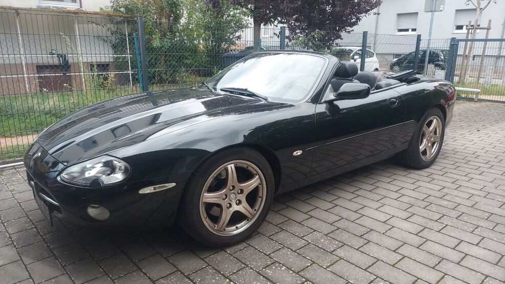 Jaguar XK8 98.105 km 16.500 € Darmstadt 64291