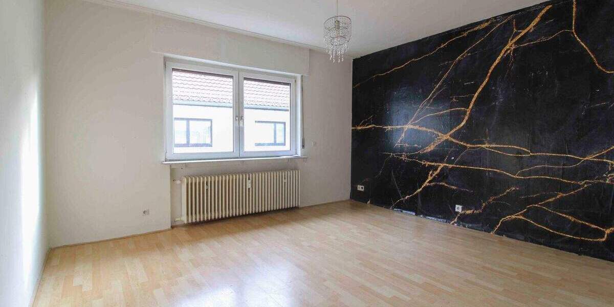 Einfamilienhaus Hanau Großauheim - 6 Zimmer, 270.000&euro; | Angebot:25715899