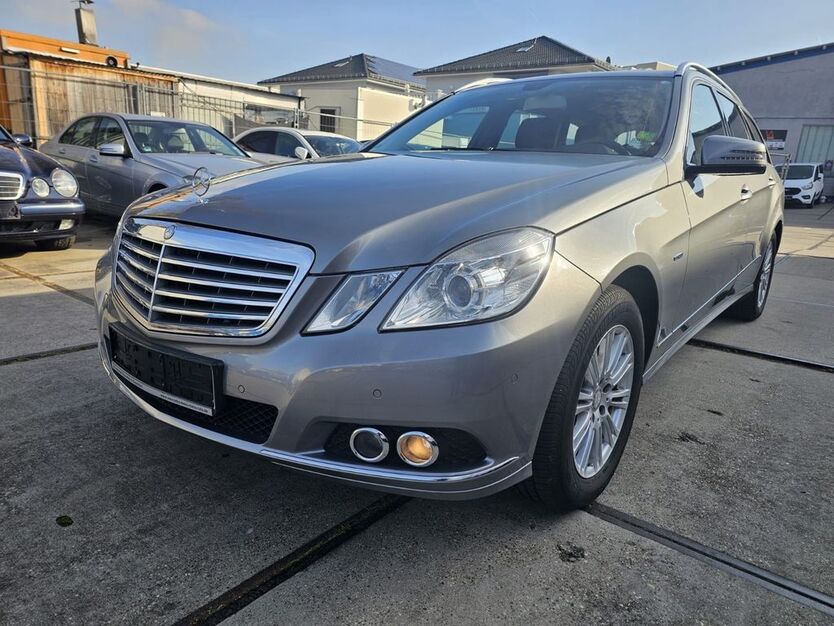 Mercedes-Benz E 200 152.000 km 10.300 € Hattersheim 65795