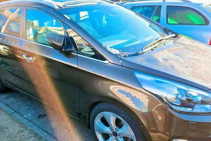 Kia Carens 100.748 km 9.800 &euro; neu-Isenburg 63263