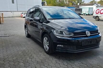 VW Touran 285.573 km 8.568 &euro; Darmstadt 64293