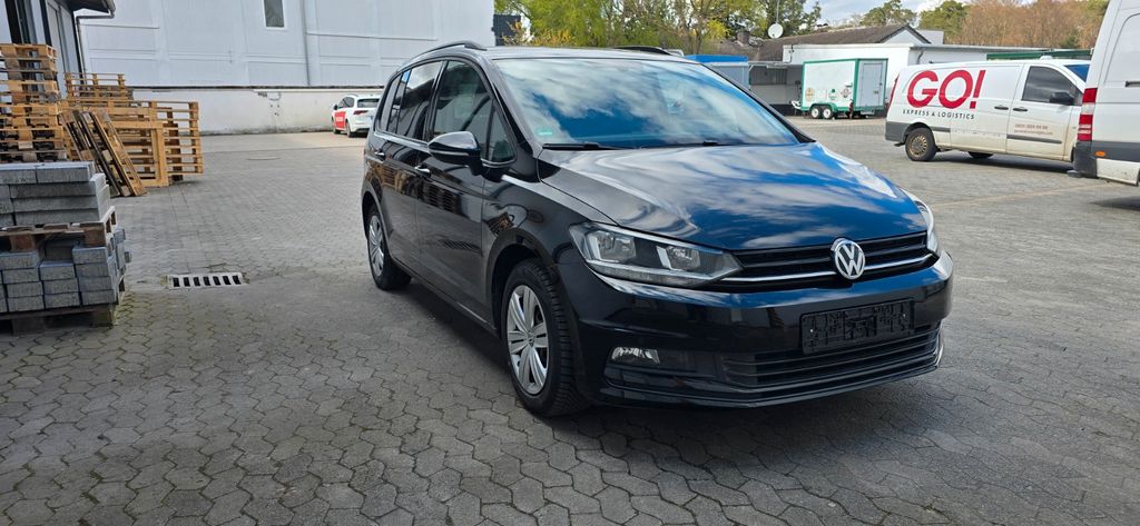 VW Touran 285.573 km 8.568 &euro; Darmstadt 64293