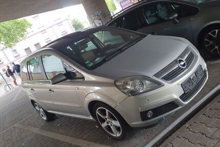 Opel Zafira 218.000 km 2.550 &euro; Frankfurt 60488