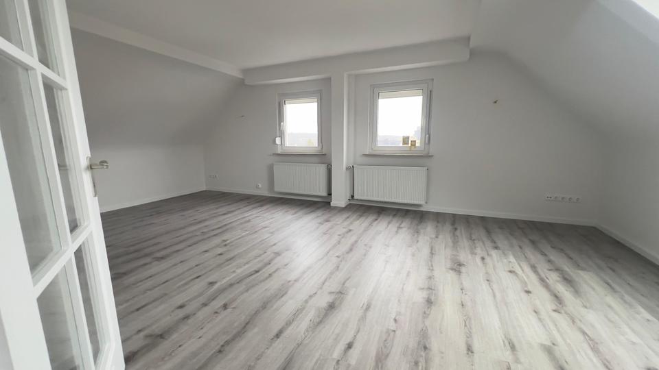 Dachgeschoßwohnung Bad Homburg vor der Höhe Gonzenheim - 2 Zimmer, 54 m&sup2;, 950&euro; | Angebot:26260759