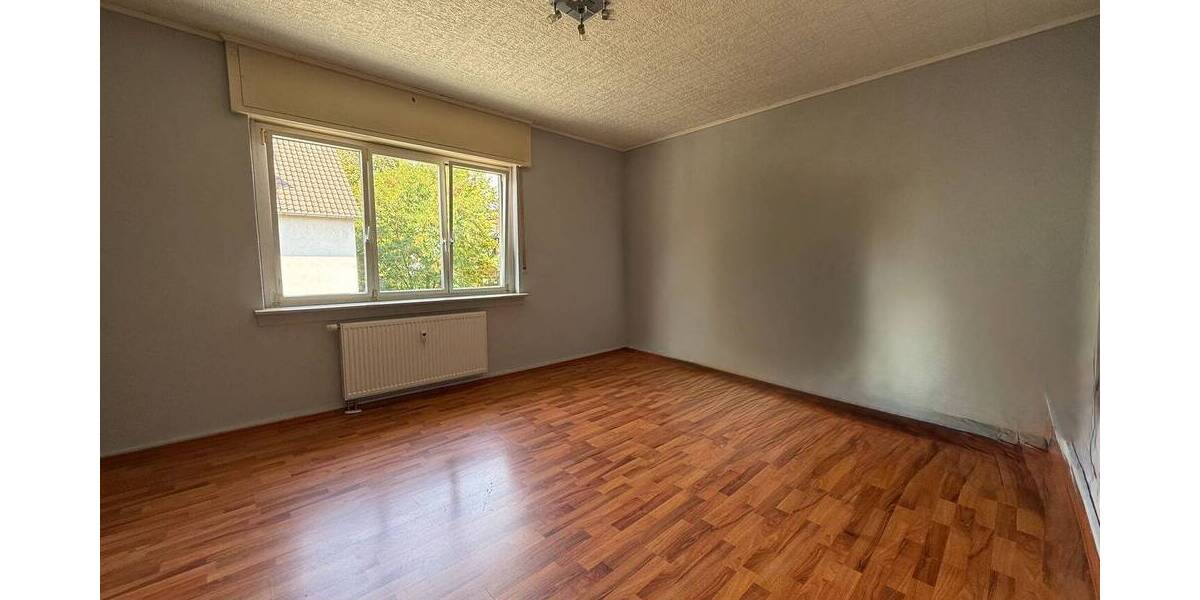 **Zwei-Familienwohnhaus in ruhiger Wohnlage von Frankfurt-Oberrad** 6 zimmer