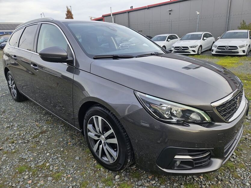 Peugeot 308 122.000 km 8.925 € Kelkheim 65779