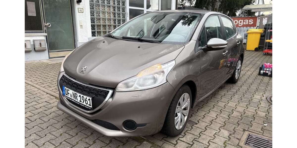 Peugeot 208 123.000 km 4.500 &euro; Dreieich 63303