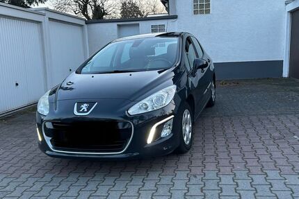 Peugeot 308 119.000 km 3.450 &euro; Offenbach 63069
