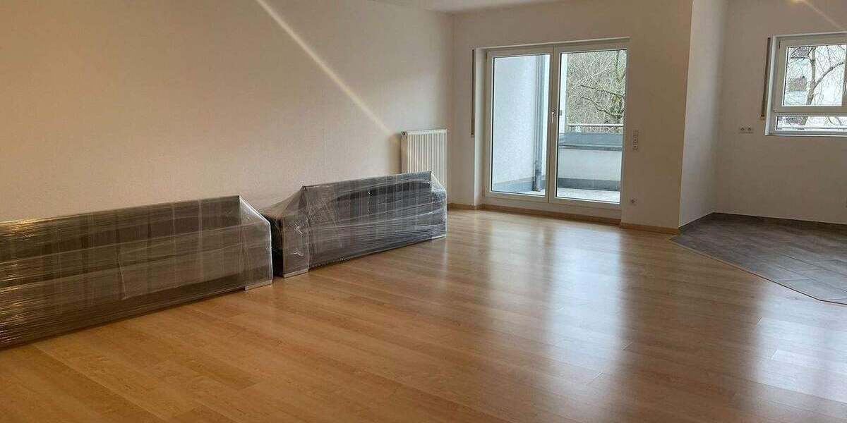 Bad Nauheim: Elegante Eigentumswohnung mit offenem Wohn-Essbereich und Balkon im Hochwald 2 zimmer