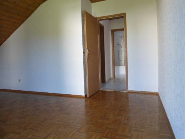 Dachgeschoßwohnung Freigericht - 3 Zimmer, 75 m&sup2;, 720&euro; | Angebot:26225877