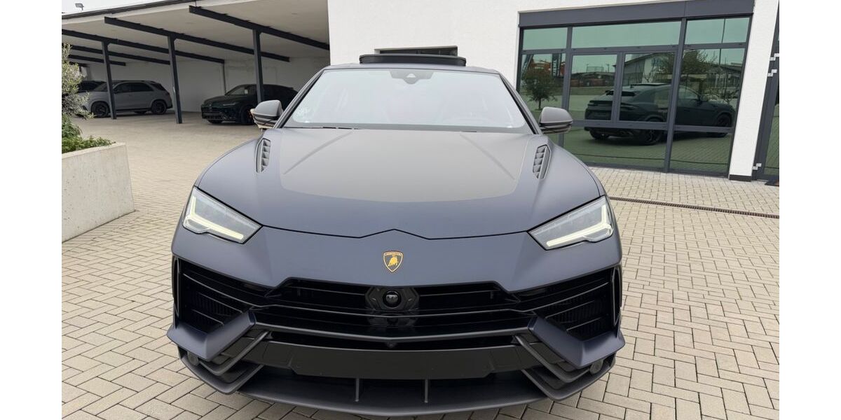 Lamborghini Urus 3.800 km 368.900 &euro; Hanau 63450