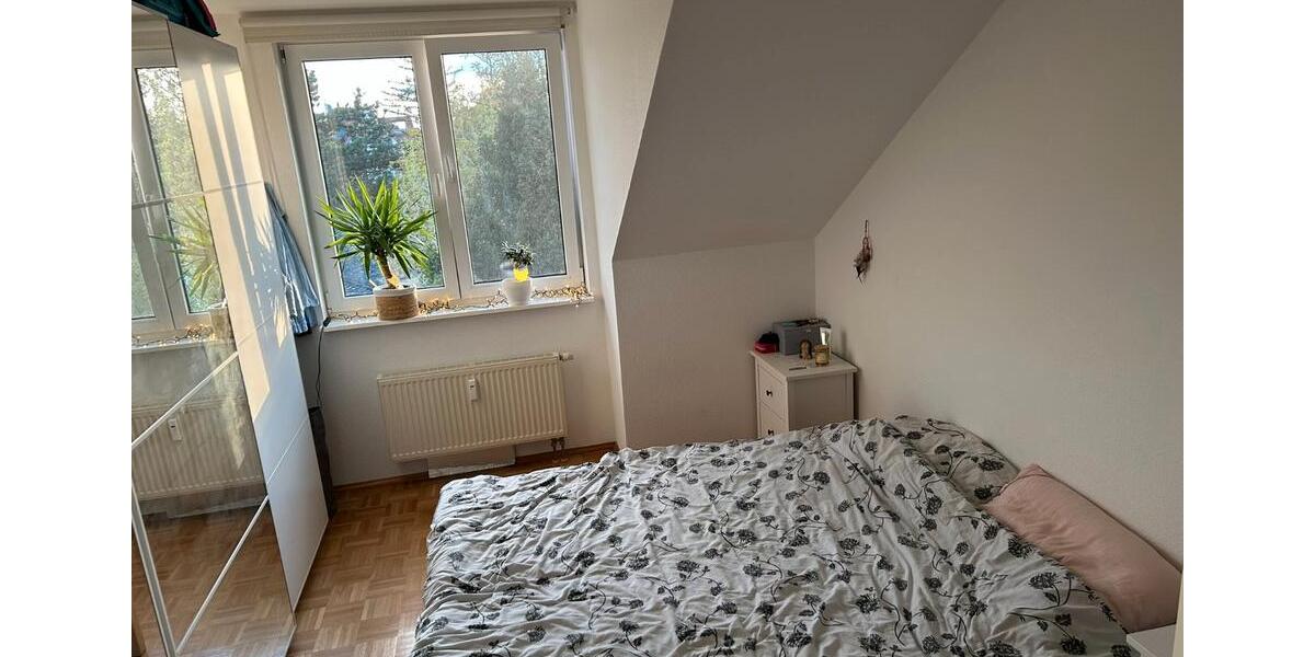 Dachgeschoßwohnung Frankfurt am Main Eschersheim - 2 Zimmer, 66 m&sup2;, 980&euro; | Angebot:26267034