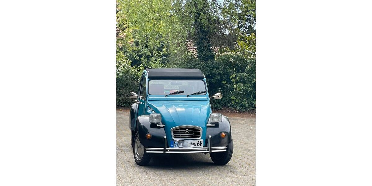 Citroen 2 CV 129.200 km 9.400 &euro; Kronberg 61476