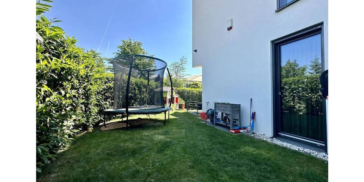 Luxuriöse Doppelhaushälfte mit exklusiver Ausstattung und Garage - OF-Buchrainviertel! 7 zimmer